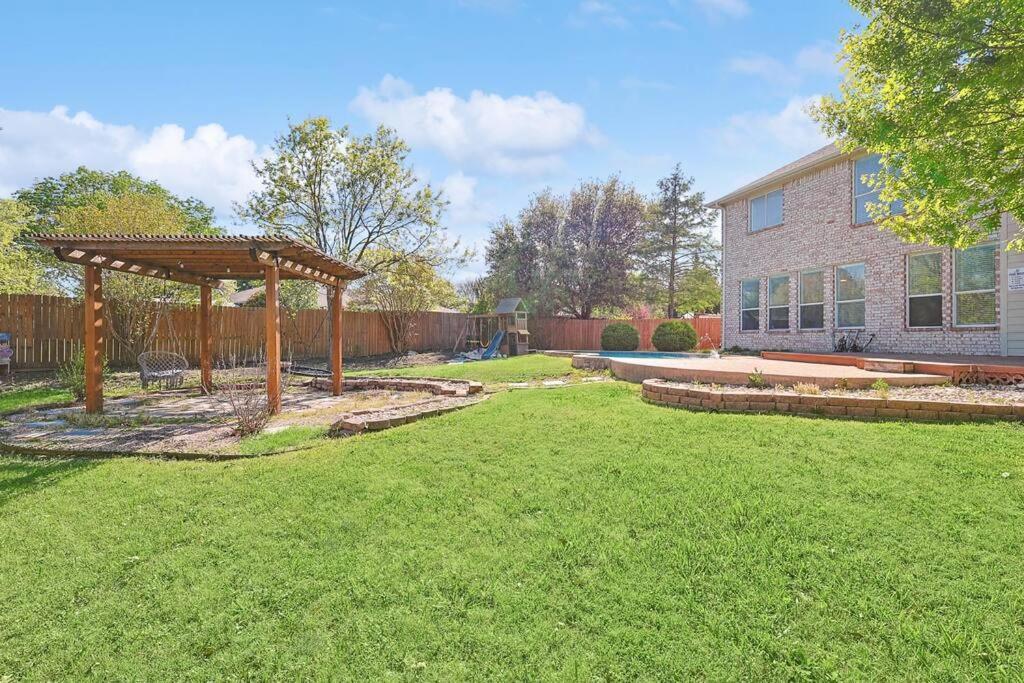 Вилла Wellness Oasis 5Br W Pool + Huge Yard + Fire Pit Sachse Экстерьер фото